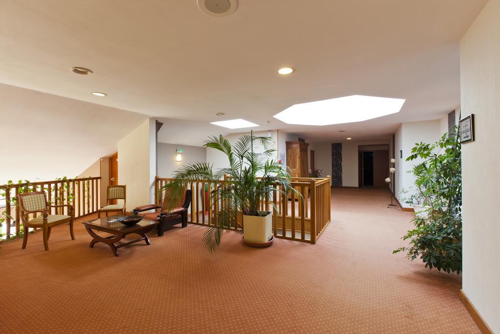 Cit'Hotel Du Circuit 马尼库尔 外观 照片